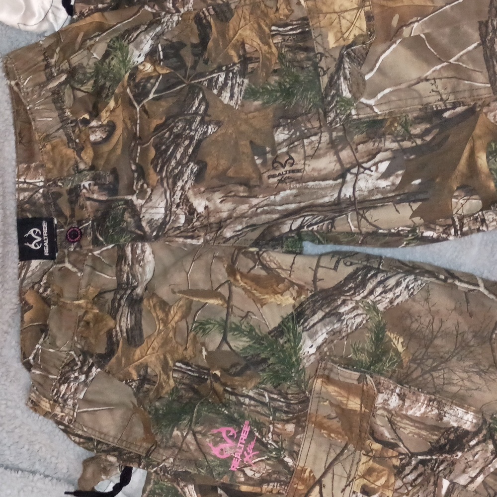 NWOT Women's Medium Realtree Camouflage Pants